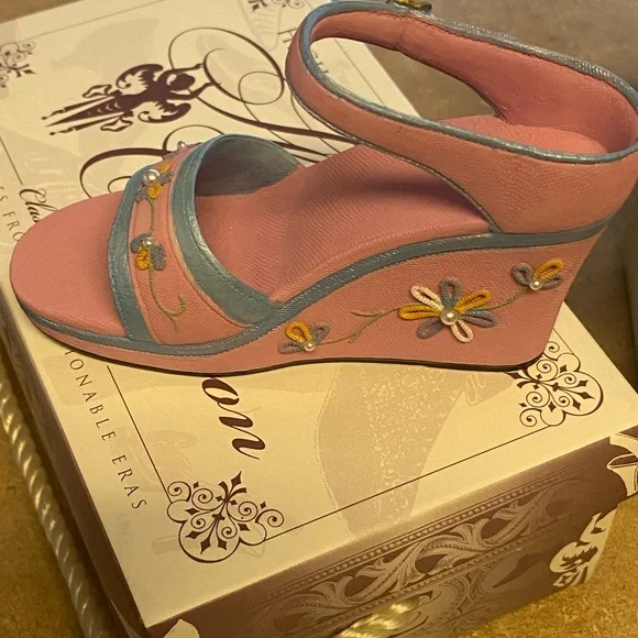 Miniature Hat, Purse, and Shoe “Felicity” with original Boxes - Picture 9 of 14